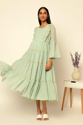https://houseofzelena.com/collections/maternity-dresses/products/maternity-photoshoot-special-light-green-gown-with-pocket