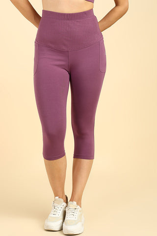 https://houseofzelena.com/collections/maternity-capris/products/ribbed-cotton-rosewood-maternity-capri-pregnancy-postpartum