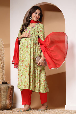 Verdant Vigor Maternity Kurta Set With Contrast Dupatta