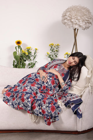 Comfort-focused image of the Navy Blue 100% Cotton Kurta Set, designed for style through pregnancy and postpartum.