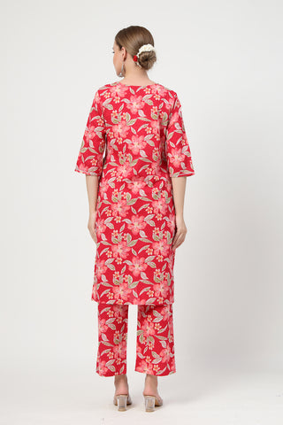 Close-up of the Convenient Feeding detail on the Floral Zip Cotton set, highlighting discrete feeding access.