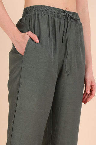 Comfortable Polyester fabric texture of the Pastel Green set, ideal for maternity and postpartum.