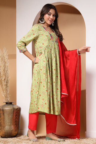 Verdant Vigor Maternity Kurta Set With Contrast Dupatta