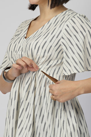 Fine Ikat Maternity Gathered Top with Zip - Off White