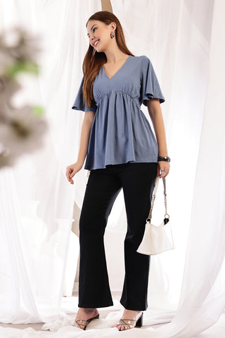 M Blue Nursing Top; allows feeding access without clips or zips.