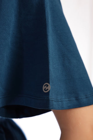 Airforce Top bottom hem; straight cut hem ensures a clean fit.