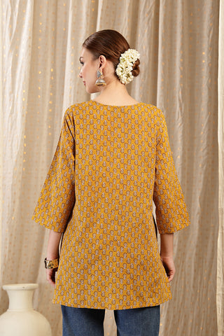 Ocher Booty Feeding Top; zipless access ensures simple and quick nursing.