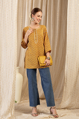 Ocher Booty Top; stretch fit is suitable for wear during pregnancy and nursing.