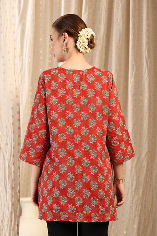 Red Feeding Top; zipless access ensures simple and quick nursing.