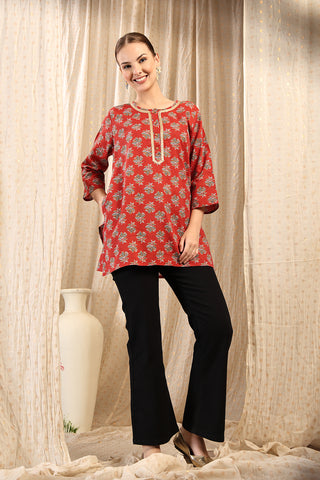 Red Top hemline; garment maintains shape after washing.