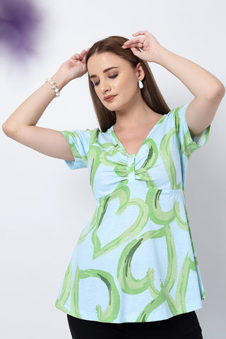 Floral Maternity Top for Zipless Feeding - Pista shown from alternate angle, highlighting comfort for all-day wear.