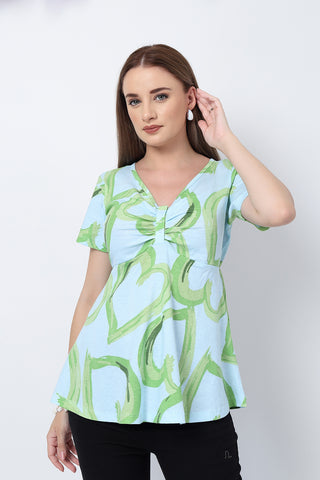 Detailed view of Floral Maternity Top for Zipless Feeding - Pista Zipless access and Cotton construction.