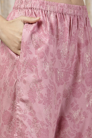 Comfort-focused image of the Elegant A-Line Kurta-Pant Rayon Kurta Set, designed for style through pregnancy and postpartum.