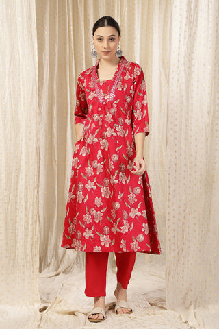 https://houseofzelena.com/collections/maternity-suit-sets/products/embroidered-floral-foil-print-maternity-nursing-kurta-set