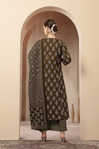 Close-up of the Discreet Zips detail on the Olive Green 100% set, highlighting discrete feeding access.