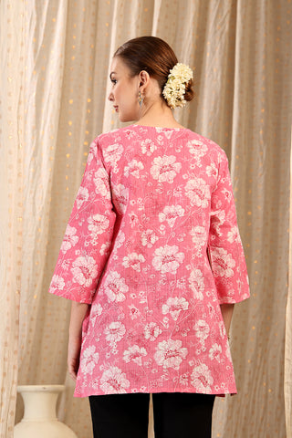 Coral Feeding Top; zipless access ensures simple and quick nursing.