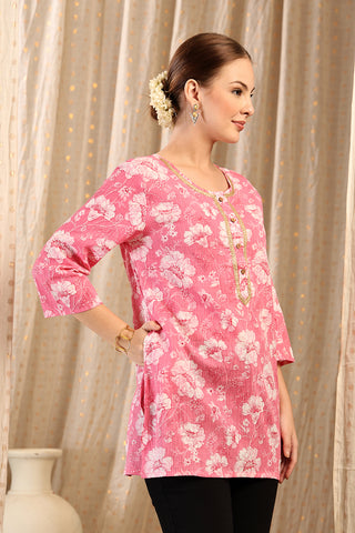 Coral Top; stretch fit is suitable for wear during pregnancy and nursing.