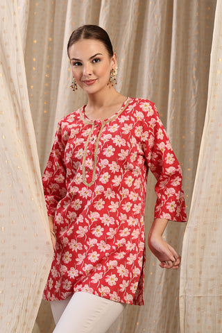 Red Floral Top; stretch fit is suitable for wear during pregnancy and nursing.