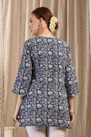 Multi Feeding Top; zipless access ensures simple and quick nursing.