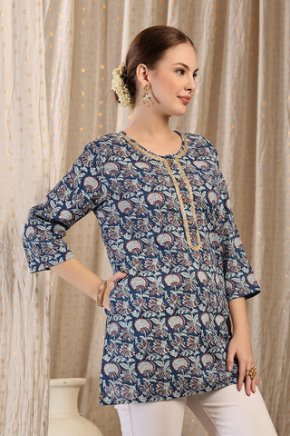 Multi Cotton fabric; breathable material provides comfort in hot weather.