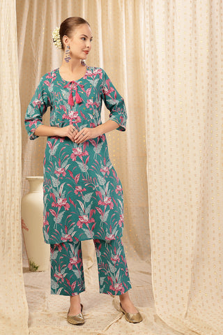 Floral Zip Cotton Cotton Kurta Set: Convenient Feeding for easy nursing, featuring a Relaxed Maternity silhouette.