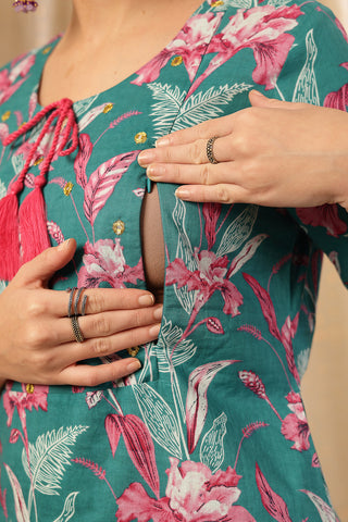 Full-length shot of model wearing the Floral Zip Cotton Kurta Set. Emphasizes the comfortable Relaxed Maternity.