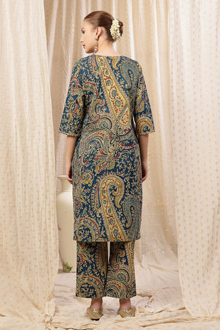 Close-up of the Convenient Feeding detail on the Floral Zip Cotton set, highlighting discrete feeding access.