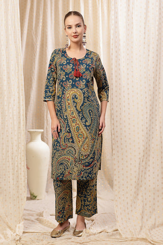 Close-up of the Floral Zip Cotton pattern and soft Cotton fabric texture.