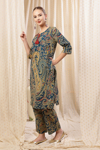 High-quality image of the Cotton texture and finish of the Floral Zip Cotton Kurta Set.