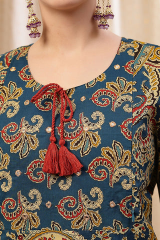 High-quality image of the Cotton texture and finish of the Floral Zip Cotton Kurta Set.