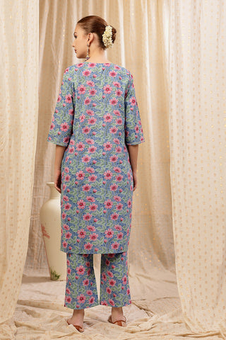 High-quality image of the Cotton texture and finish of the Floral Zip Cotton Kurta Set.