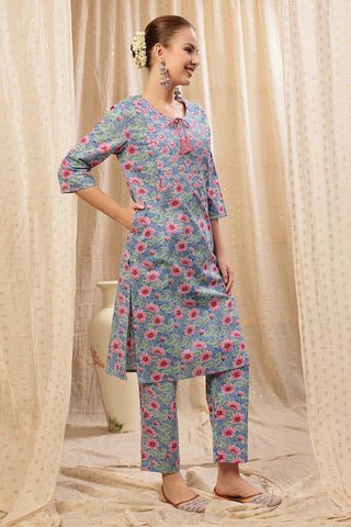 High-quality image of the Cotton texture and finish of the Floral Zip Cotton Kurta Set.