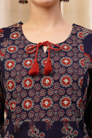 Close-up of the Floral Zip Cotton pattern and soft Cotton fabric texture.