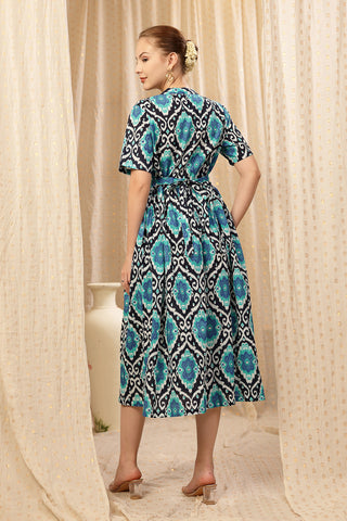 Close Up of Cotton Fabric Detail on Mehr – The Festive Zipless Feeding Lapel Dress- Multi