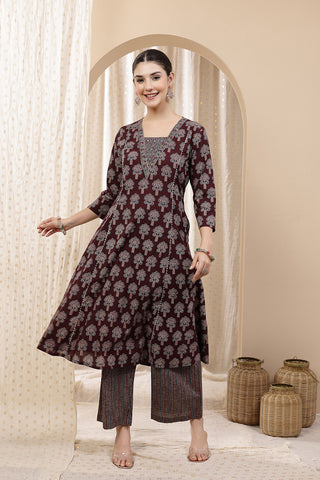 Close-up of the Deep Purple 100% pattern and soft Cotton fabric texture.