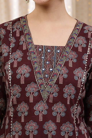 High-quality image of the Cotton texture and finish of the Deep Purple 100% Kurta Set.