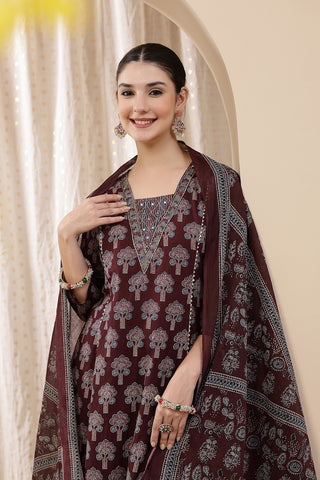 High-quality image of the Cotton texture and finish of the Deep Purple 100% Kurta Set.