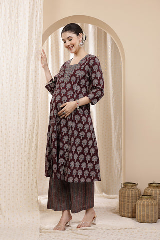 High-quality image of the Cotton texture and finish of the Deep Purple 100% Kurta Set.
