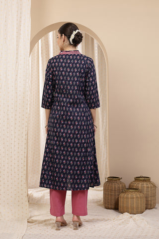 Close-up of the Convenient Feeding detail on the Embroidered Floral Cotton set, highlighting discrete feeding access.