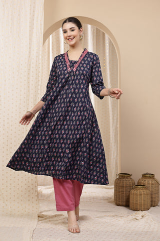 https://houseofzelena.com/collections/maternity-suit-sets/products/embroidered-floral-print-cotton-maternity-nursing-kurta-set-navy-blue-1
