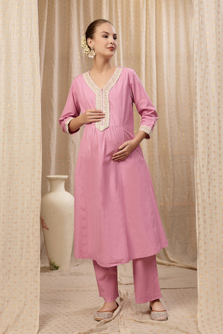 Cotton Cotton Kurta Pant Set: Convenient Feeding for easy nursing, featuring a Relaxed Maternity silhouette.