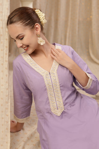 Comfort-focused image of the Cotton Cotton Kurta Pant Set, designed for style through pregnancy and postpartum.