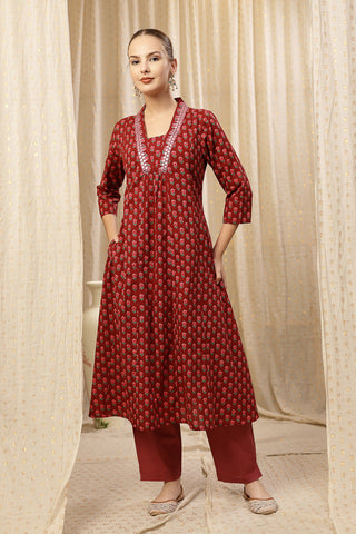 Embroidered Floral Cotton Cotton Kurta Set: Convenient Feeding for easy nursing, featuring a Flattering A-Line silhouette.