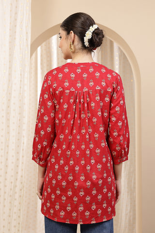 Close-up of rust Maternity Tops showing Zipless for easy nursing access.