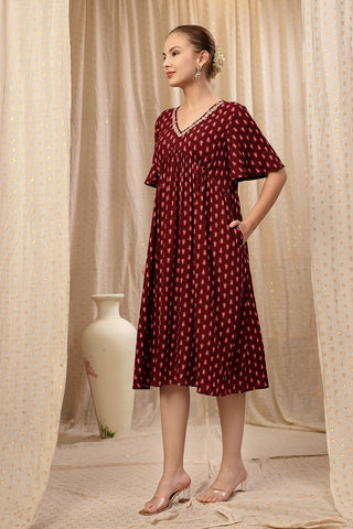 Elegant Rust Brown Look of All Over Printed Concealed Zip Feeding Maternity Dress - Perfect for Any Occasion