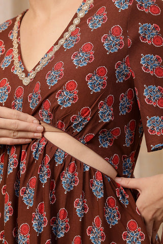 Side Profile of Brown Nursing Dress showing Feeding Zips & Pockets & Fit