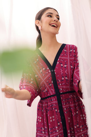 Detail of Hidden Feeding Zips & Pockets on Floral Printed Zipless Feeding Shirtdress for Breastfeeding