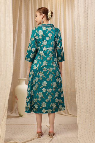 High-quality image of the Rayon texture and finish of the Embroidered Floral Foil Kurta Set.