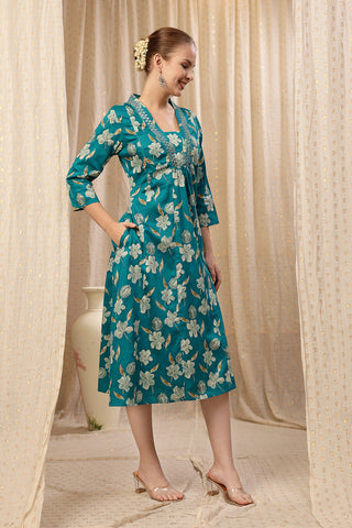 High-quality image of the Rayon texture and finish of the Embroidered Floral Foil Kurta Set.