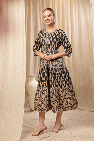 Styled look of the Ethnic Cotton Tiered Kurti for Feeding Kurti with matching pants and accessories.